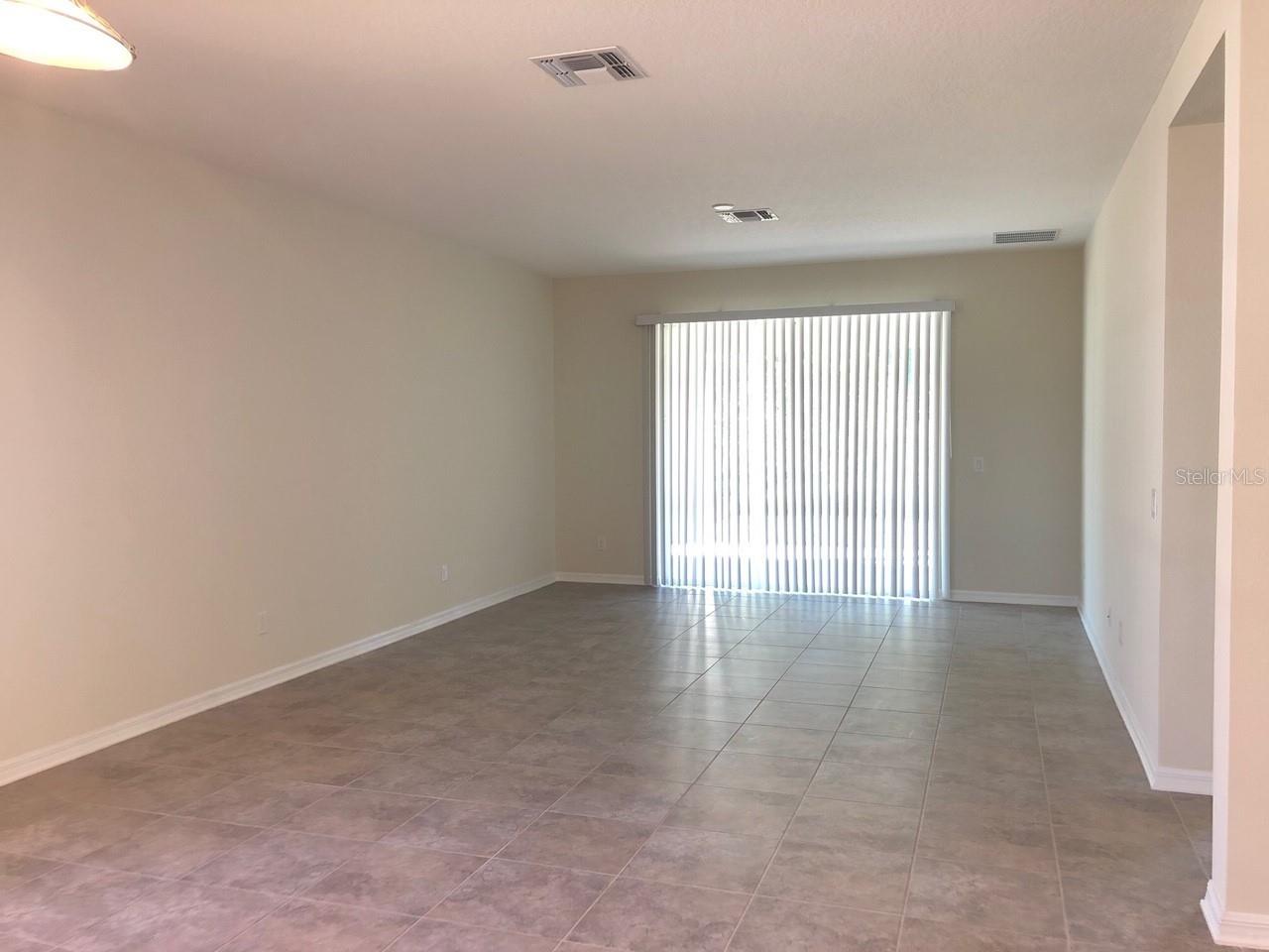 Image 4 of 11 For 2715 Creekmore Court