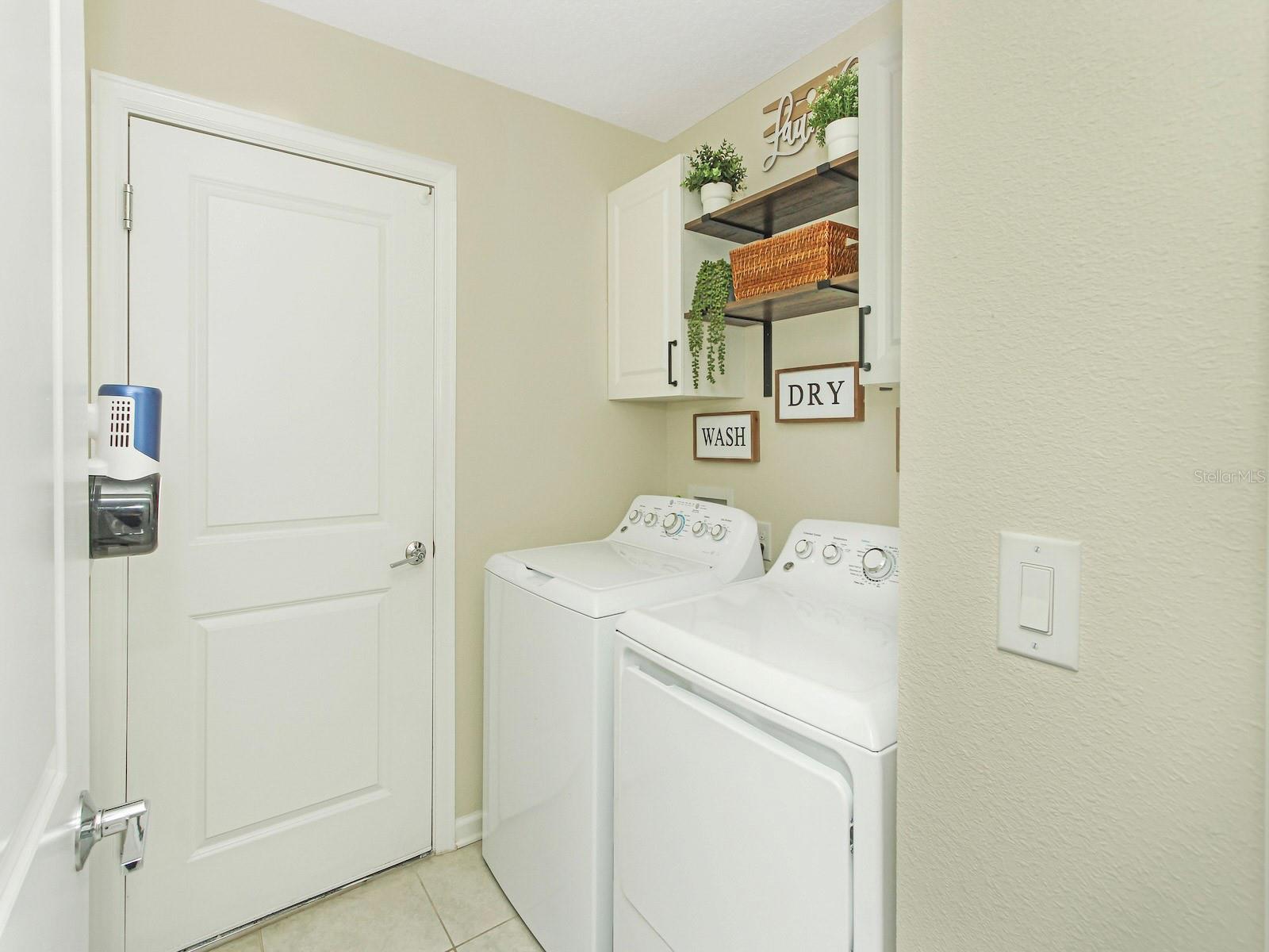 Image 23 of 39 For 4347 Sunny Creek Place