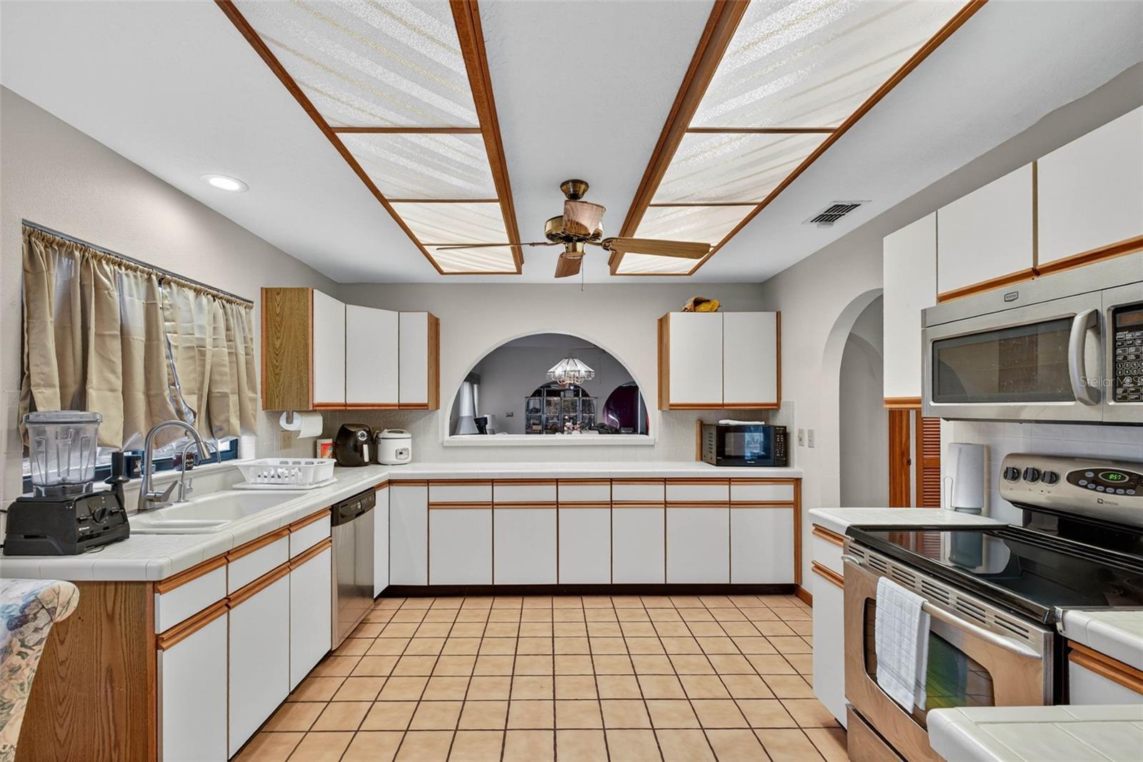 Image 16 of 65 For 2613 Sunburst Court