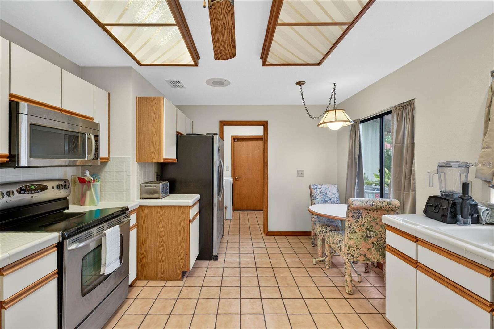 Image 18 of 65 For 2613 Sunburst Court