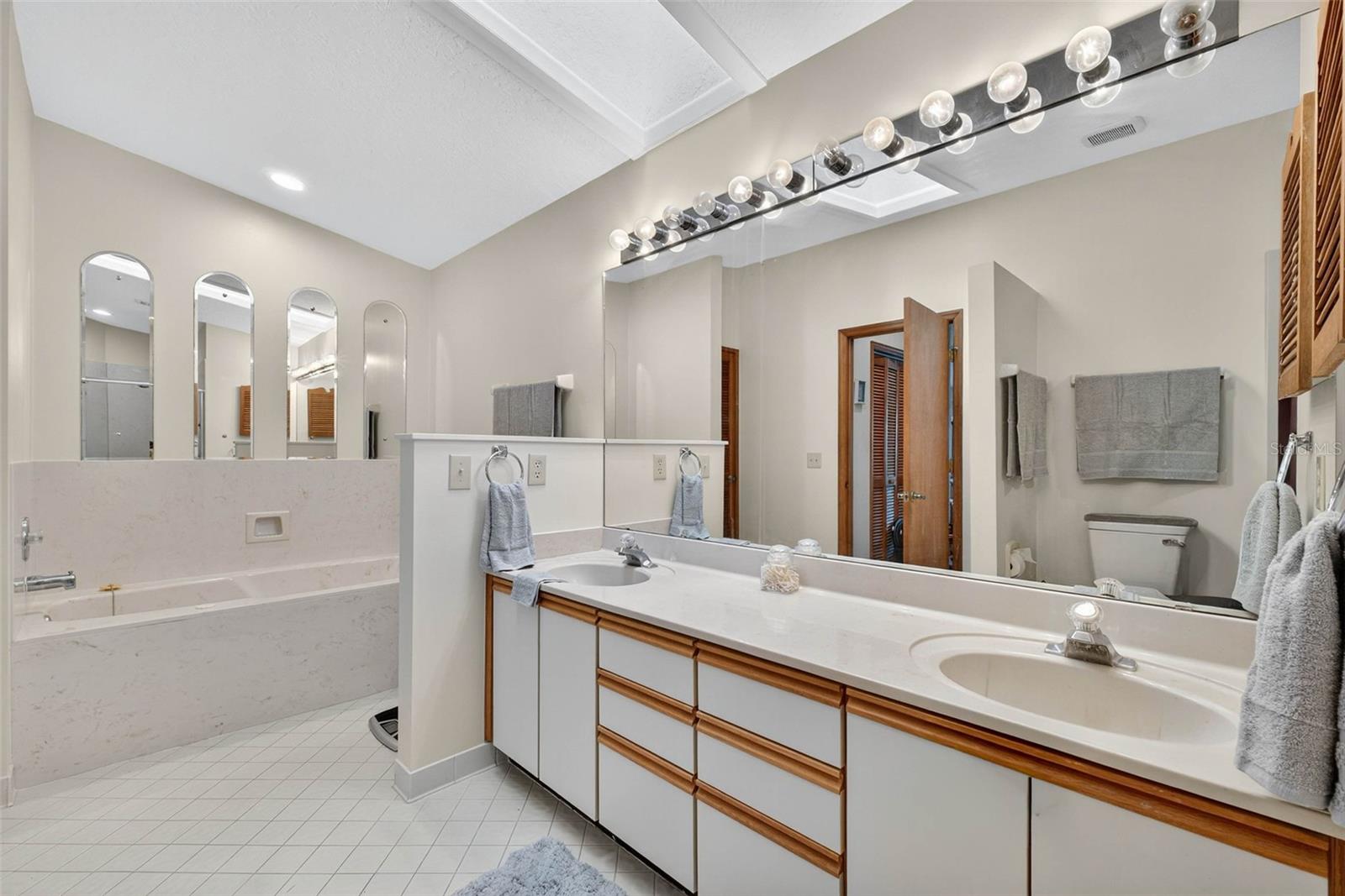 Image 30 of 65 For 2613 Sunburst Court