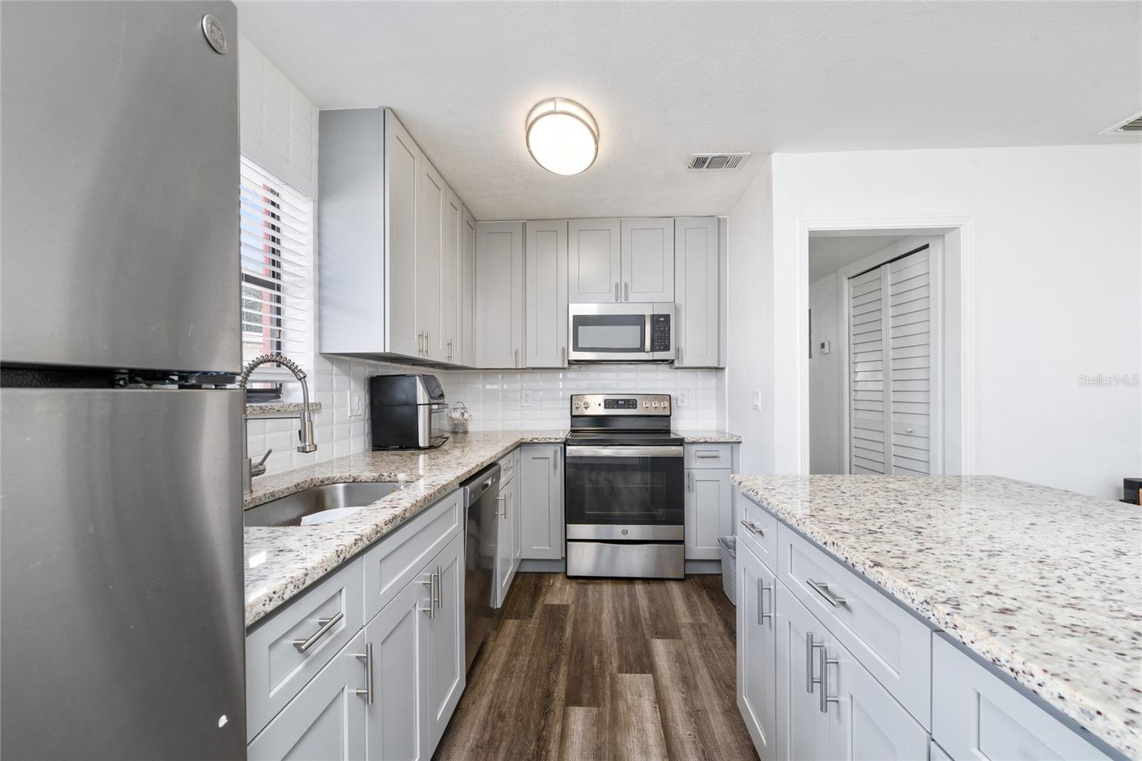 Image 11 of 29 For 635 Yucatan Drive