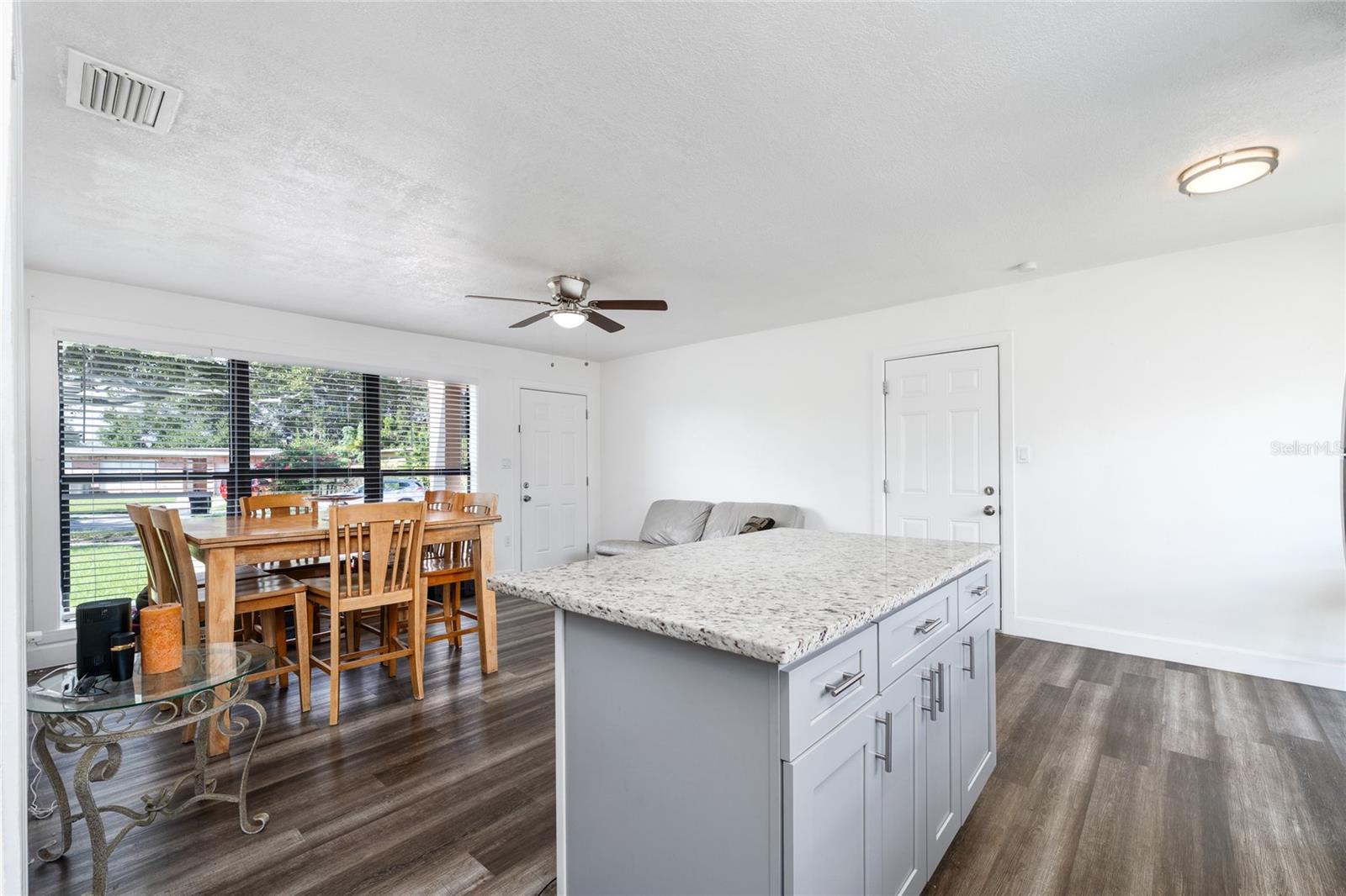 Image 12 of 29 For 635 Yucatan Drive