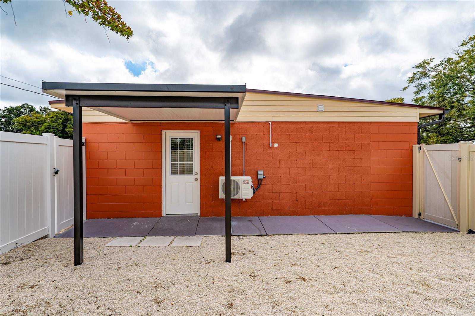 Image 22 of 29 For 635 Yucatan Drive