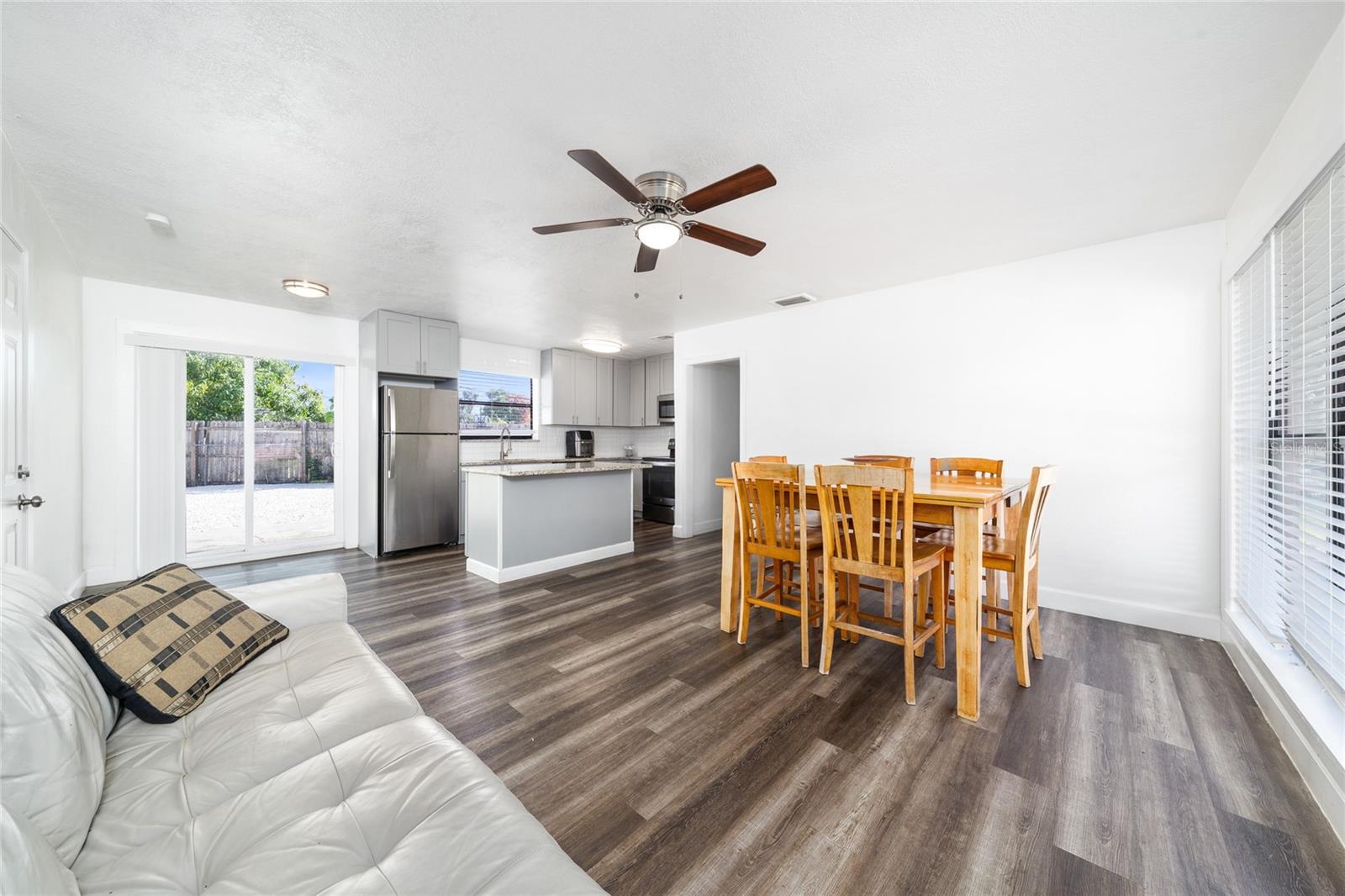 Image 5 of 29 For 635 Yucatan Drive