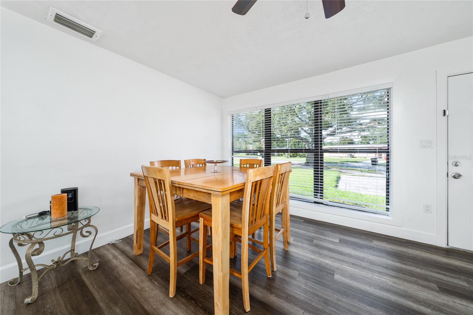 Image 7 of 29 For 635 Yucatan Drive