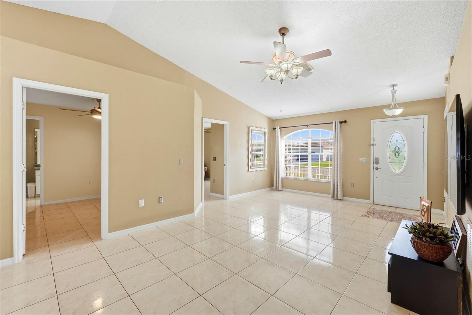 Image 10 of 44 For 904 San Carlos Way