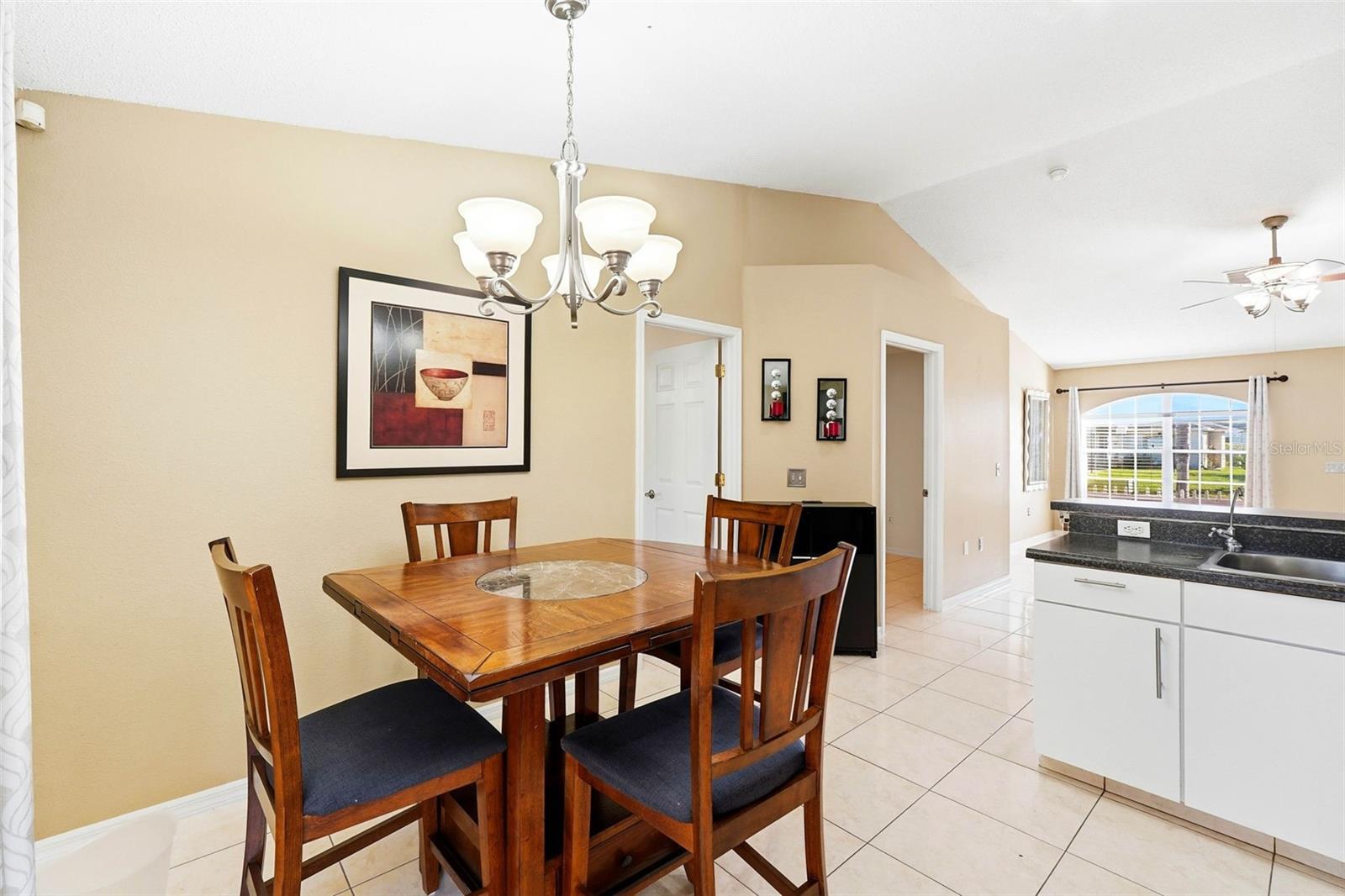 Image 18 of 44 For 904 San Carlos Way