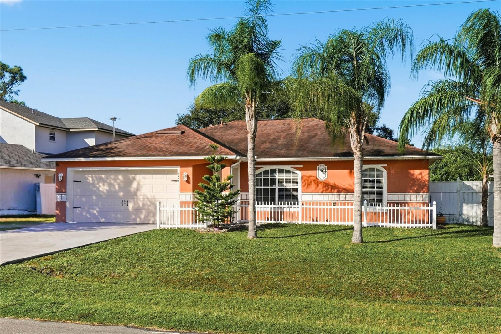 Image 2 of 44 For 904 San Carlos Way