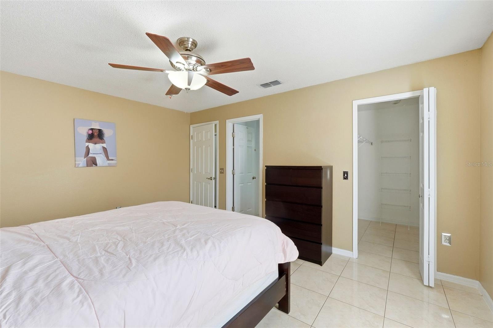 Image 21 of 44 For 904 San Carlos Way