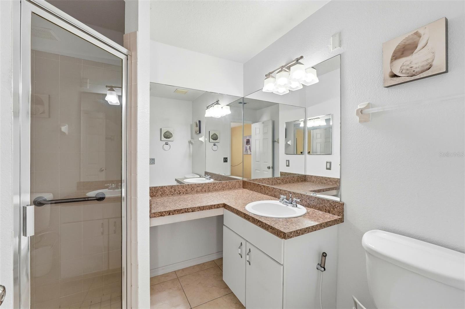 Image 22 of 44 For 904 San Carlos Way