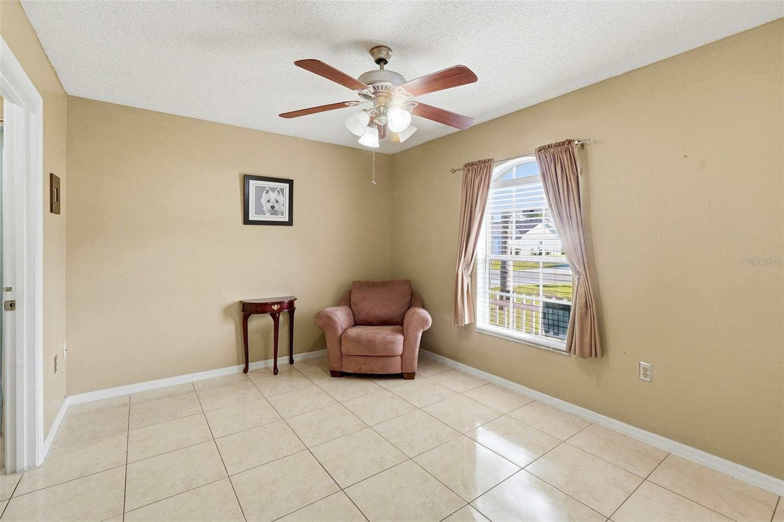 Image 25 of 44 For 904 San Carlos Way