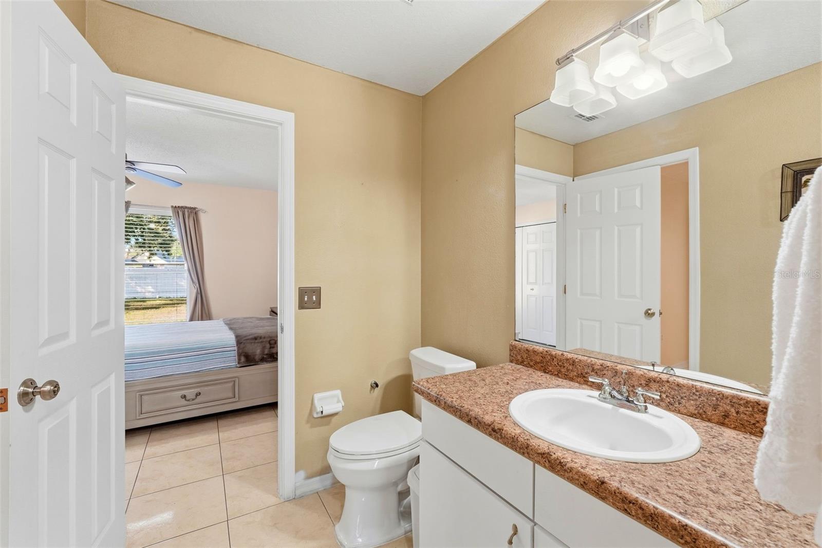 Image 26 of 44 For 904 San Carlos Way