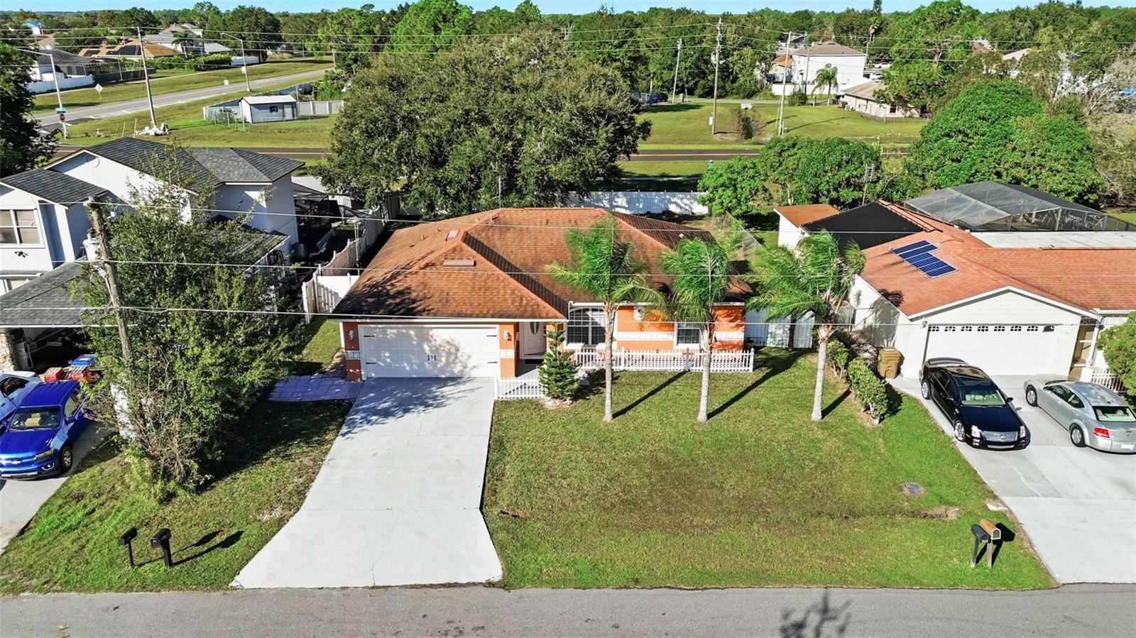 Image 3 of 44 For 904 San Carlos Way