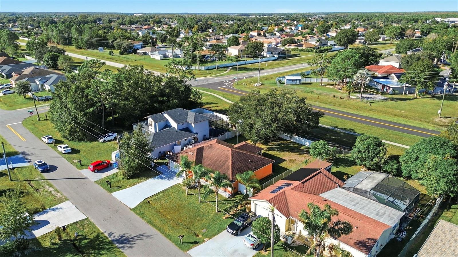 Image 4 of 44 For 904 San Carlos Way