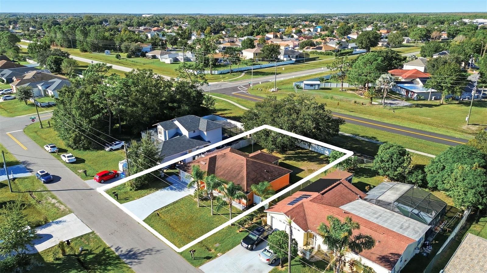 Image 5 of 44 For 904 San Carlos Way