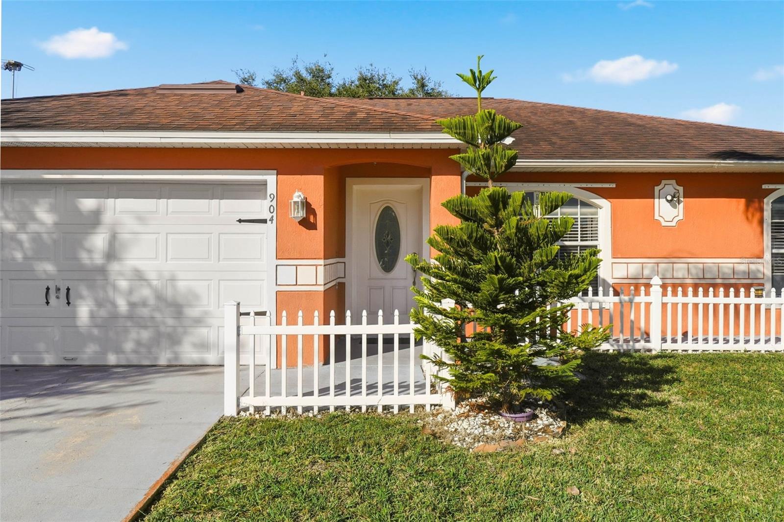 Image 6 of 44 For 904 San Carlos Way