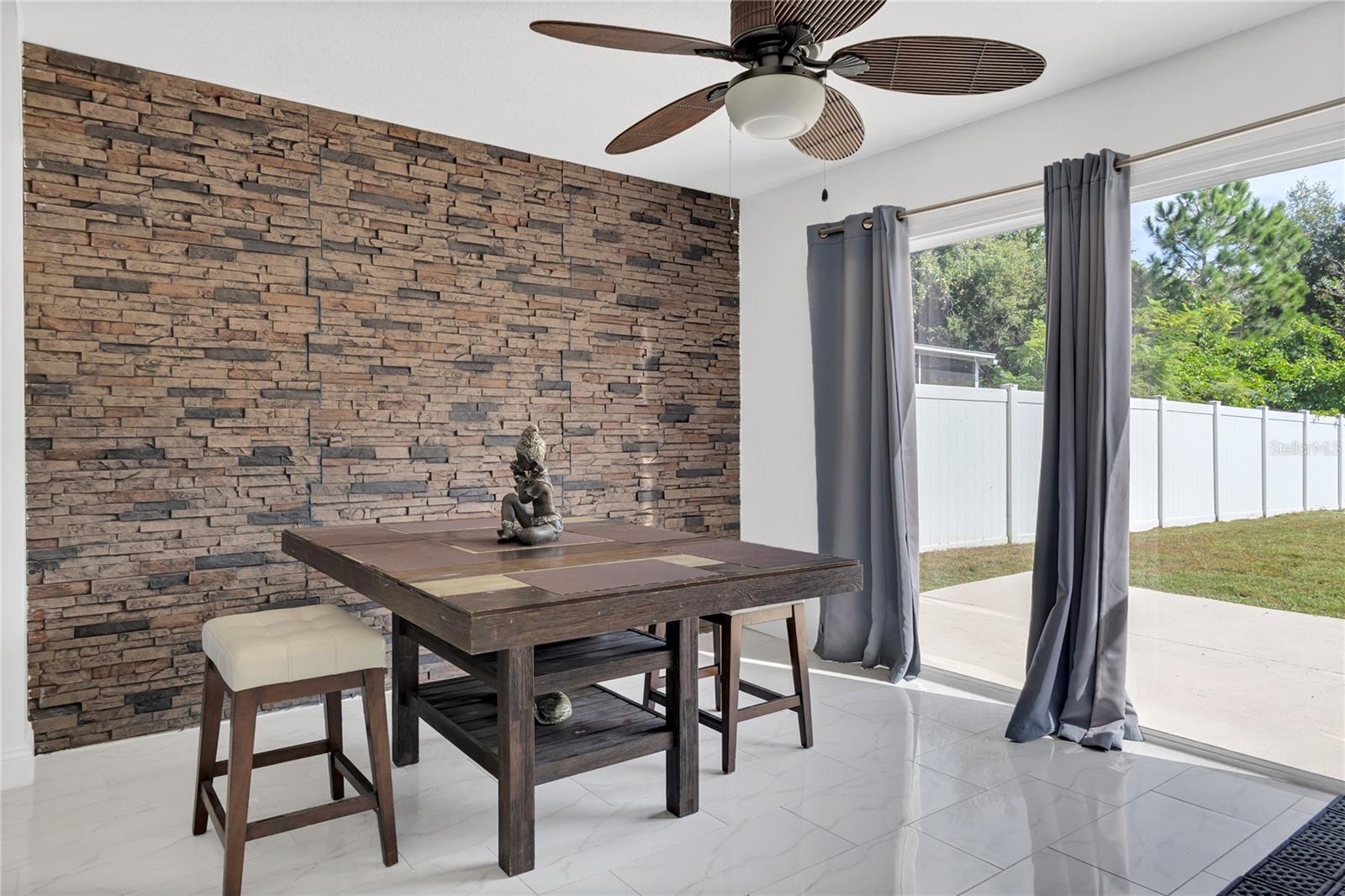 Image 5 of 32 For 1425 Carey Glen Circle