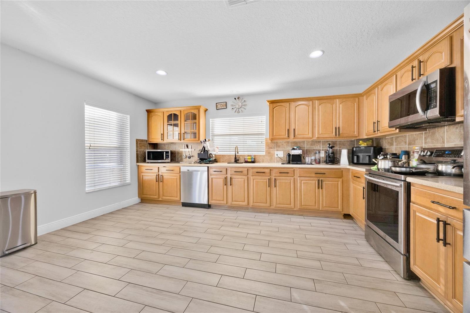 Image 11 of 26 For 4647 Caverns Drive