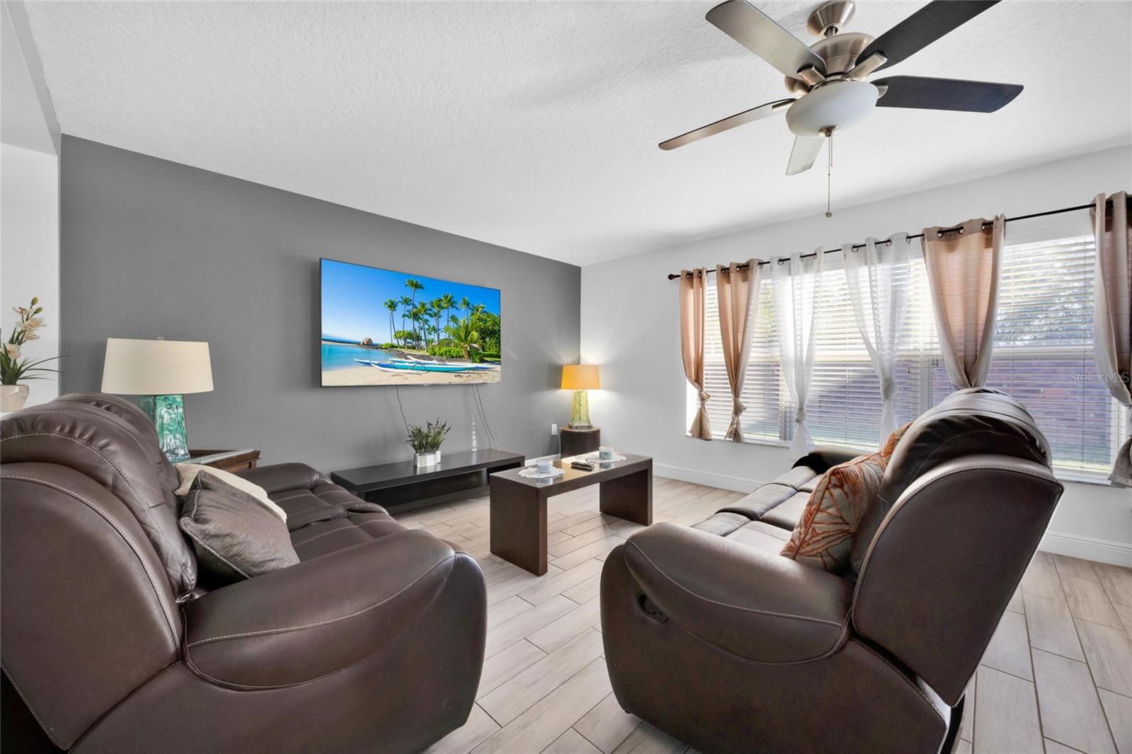 Image 13 of 26 For 4647 Caverns Drive