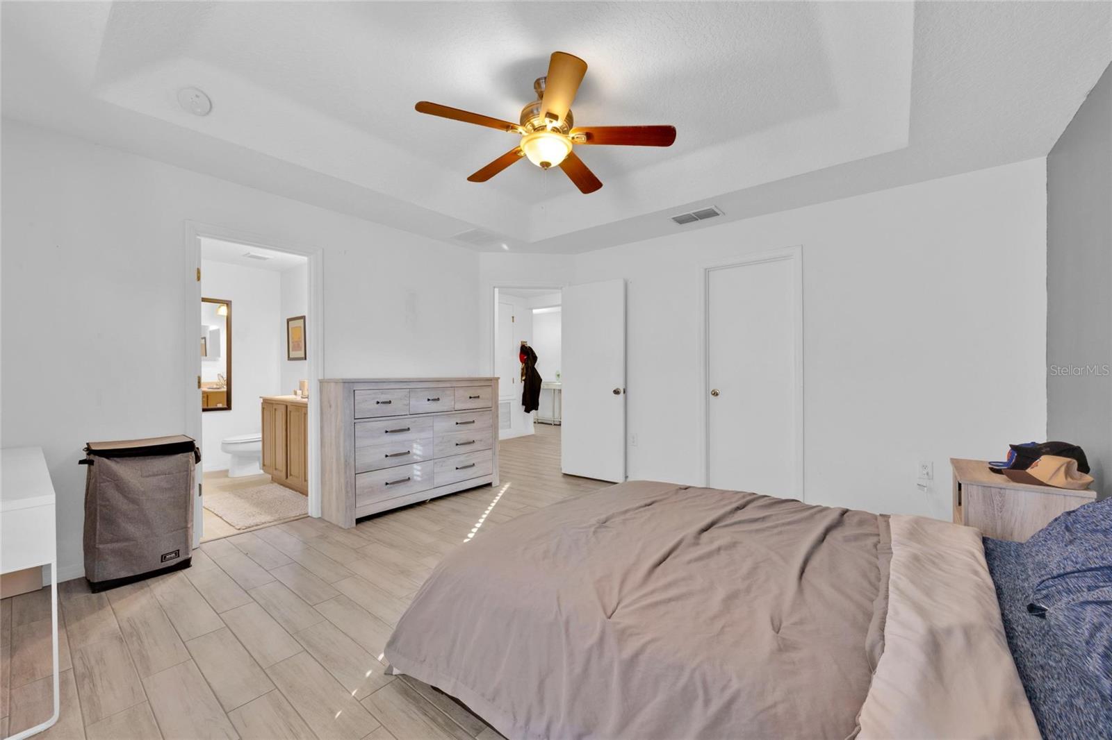 Image 17 of 26 For 4647 Caverns Drive