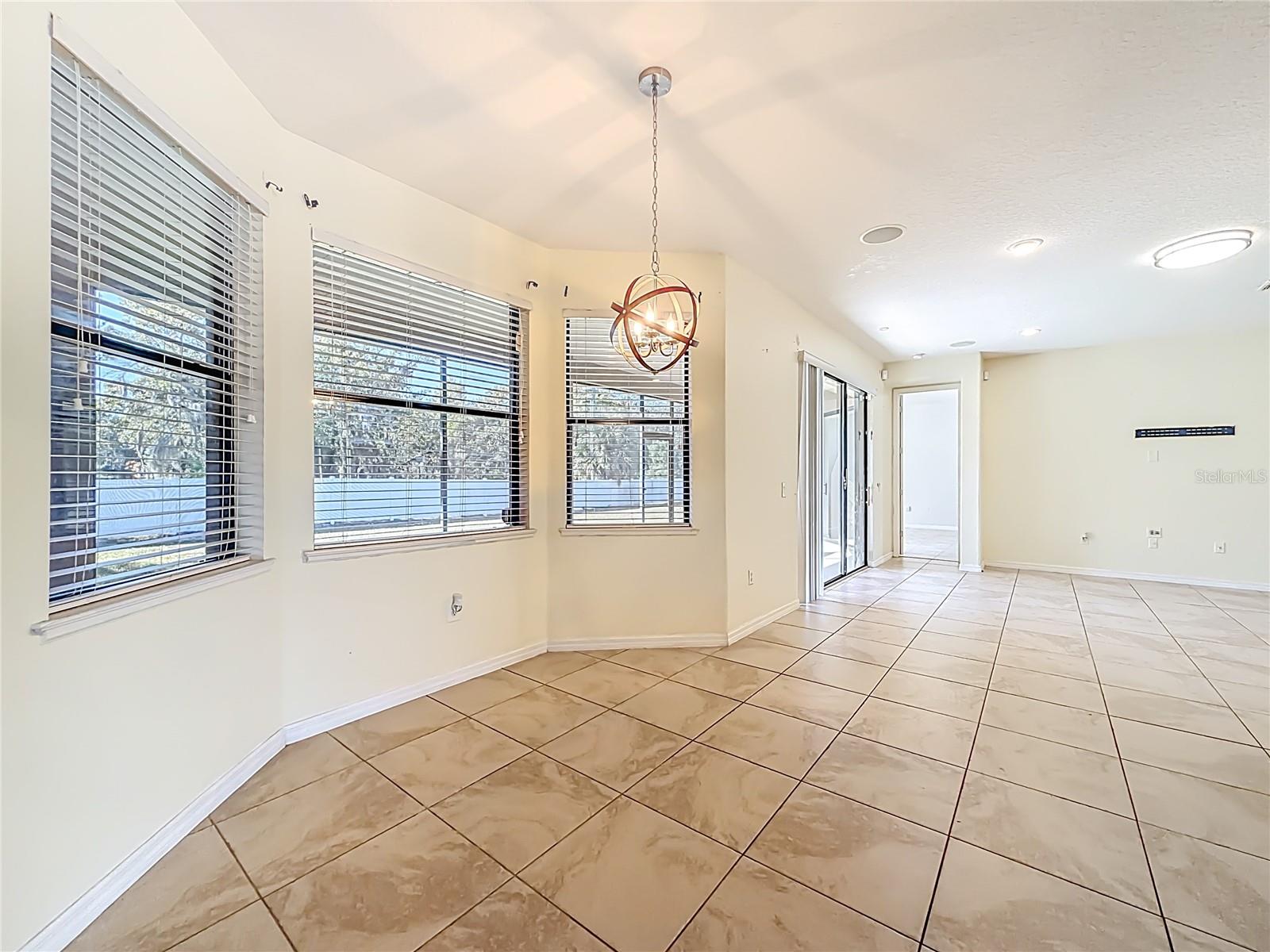 Image 9 of 39 For 3984 Blossom Dew Drive