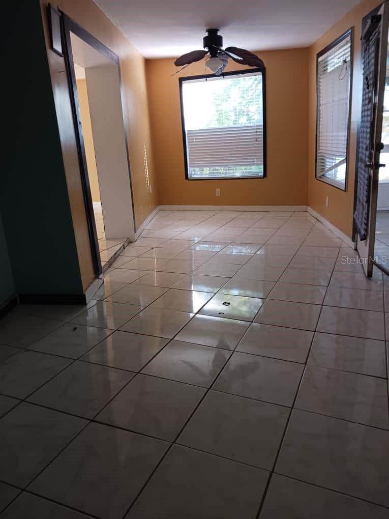 Image 17 of 51 For 417 Club Circle