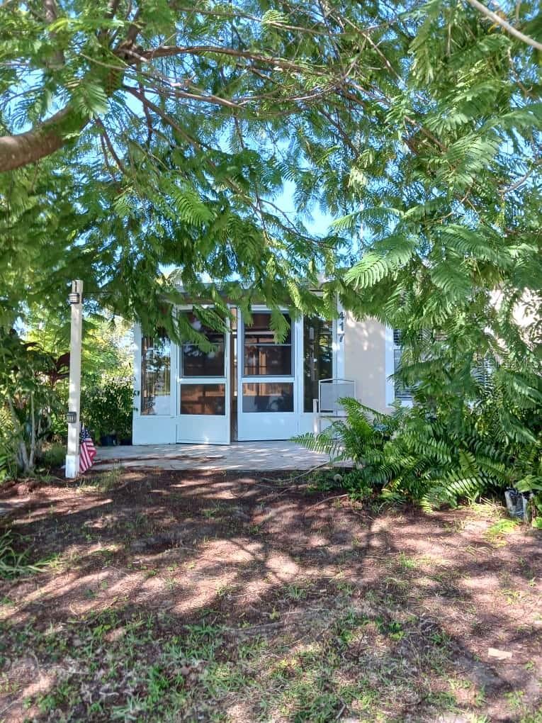 Image 23 of 51 For 417 Club Circle