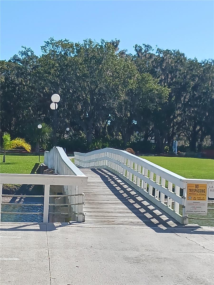 Image 34 of 51 For 417 Club Circle