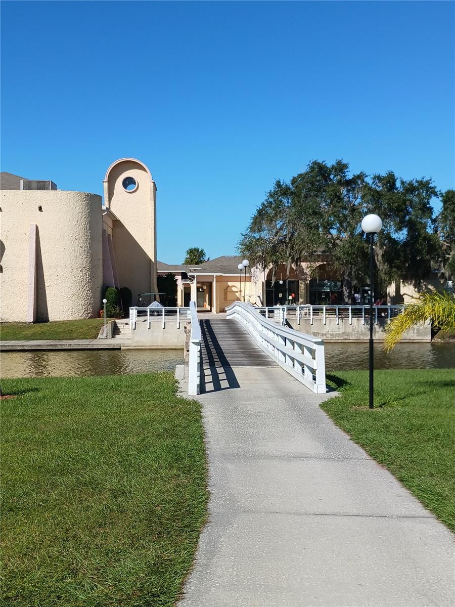 Image 40 of 51 For 417 Club Circle