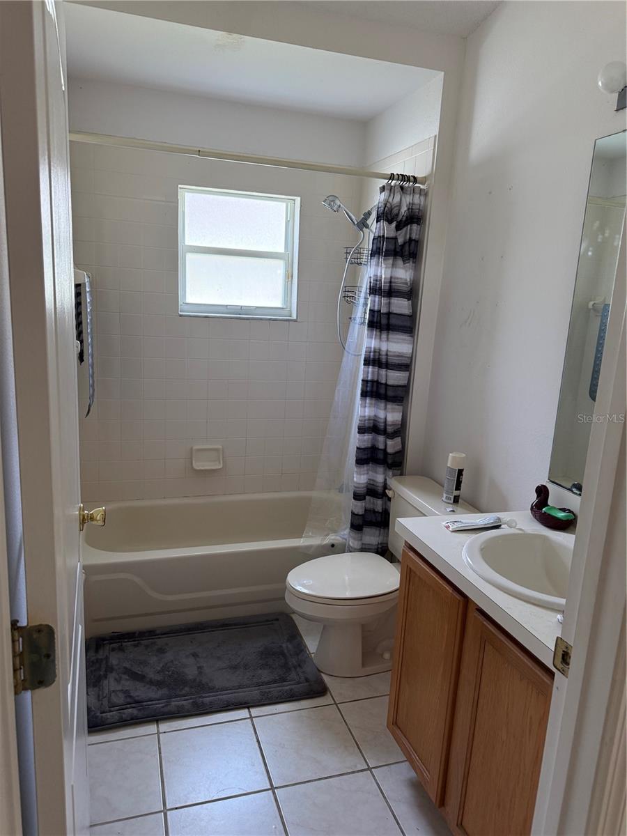 Image 10 of 13 For 608 Hampshire Lane