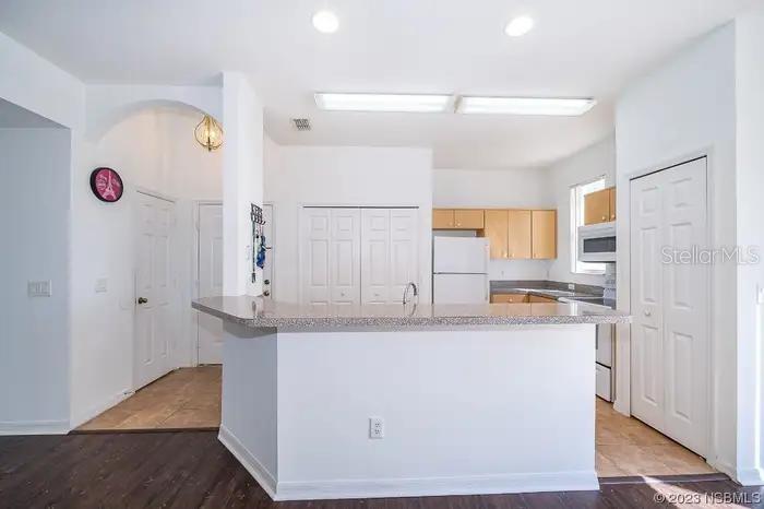 Image 14 of 33 For 1246 Beach Circle