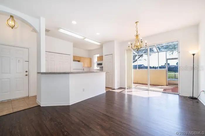 Image 8 of 33 For 1246 Beach Circle