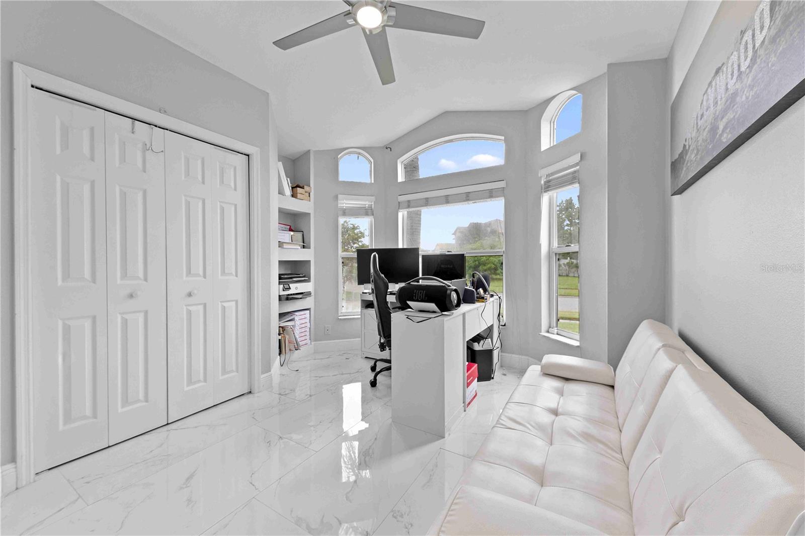 Image 11 of 39 For 416 Becky Street