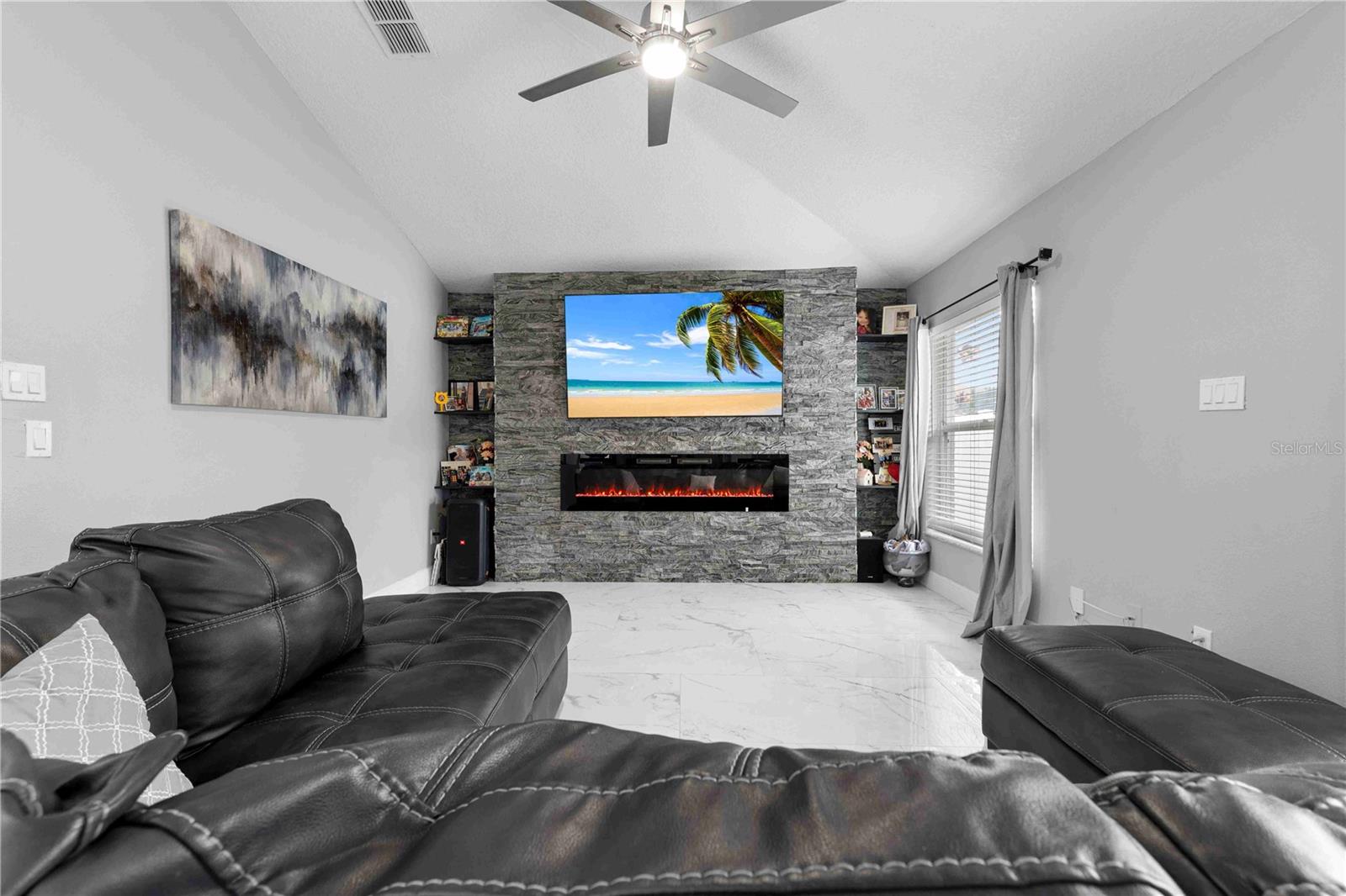 Image 12 of 39 For 416 Becky Street