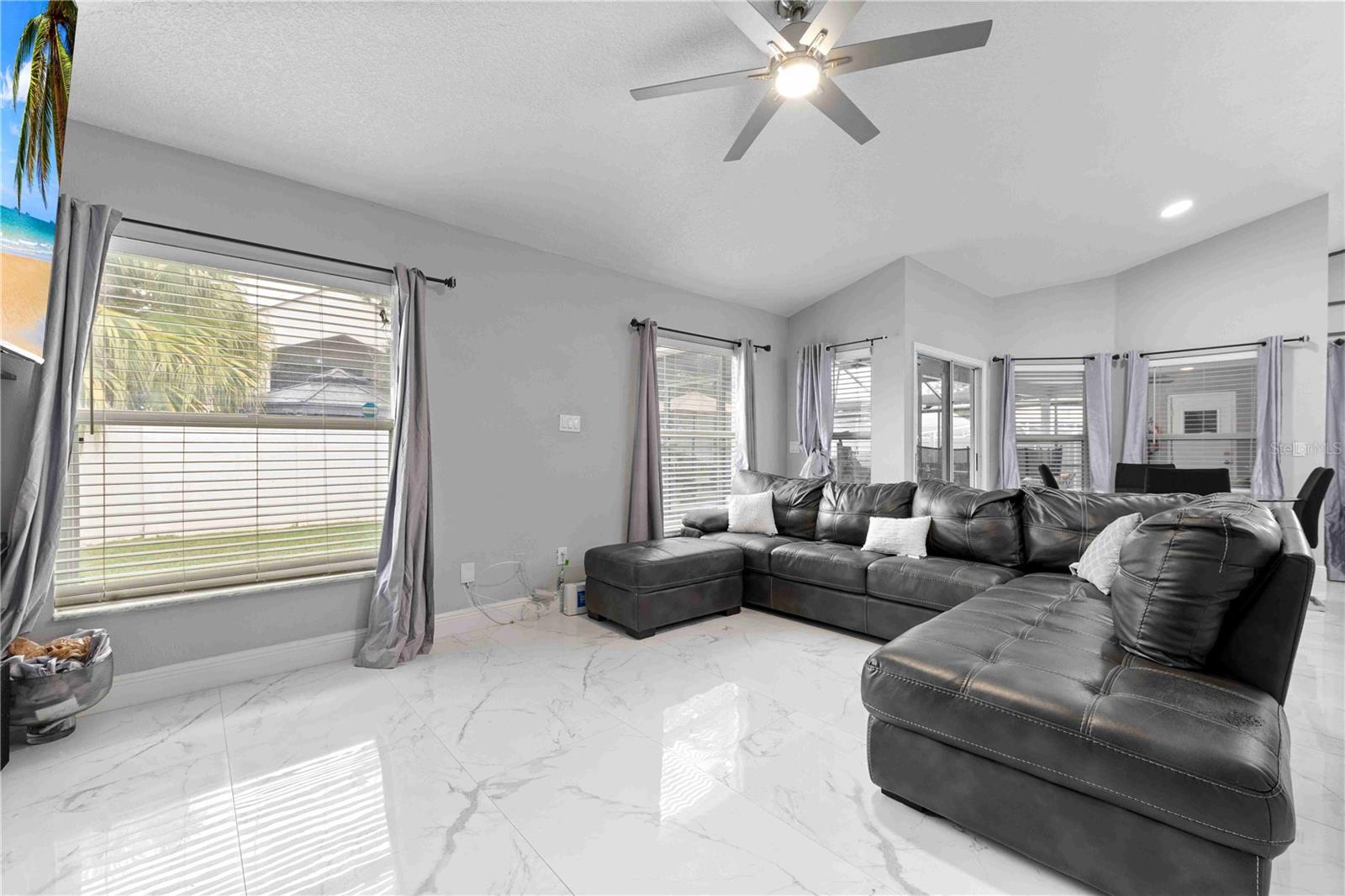 Image 24 of 39 For 416 Becky Street