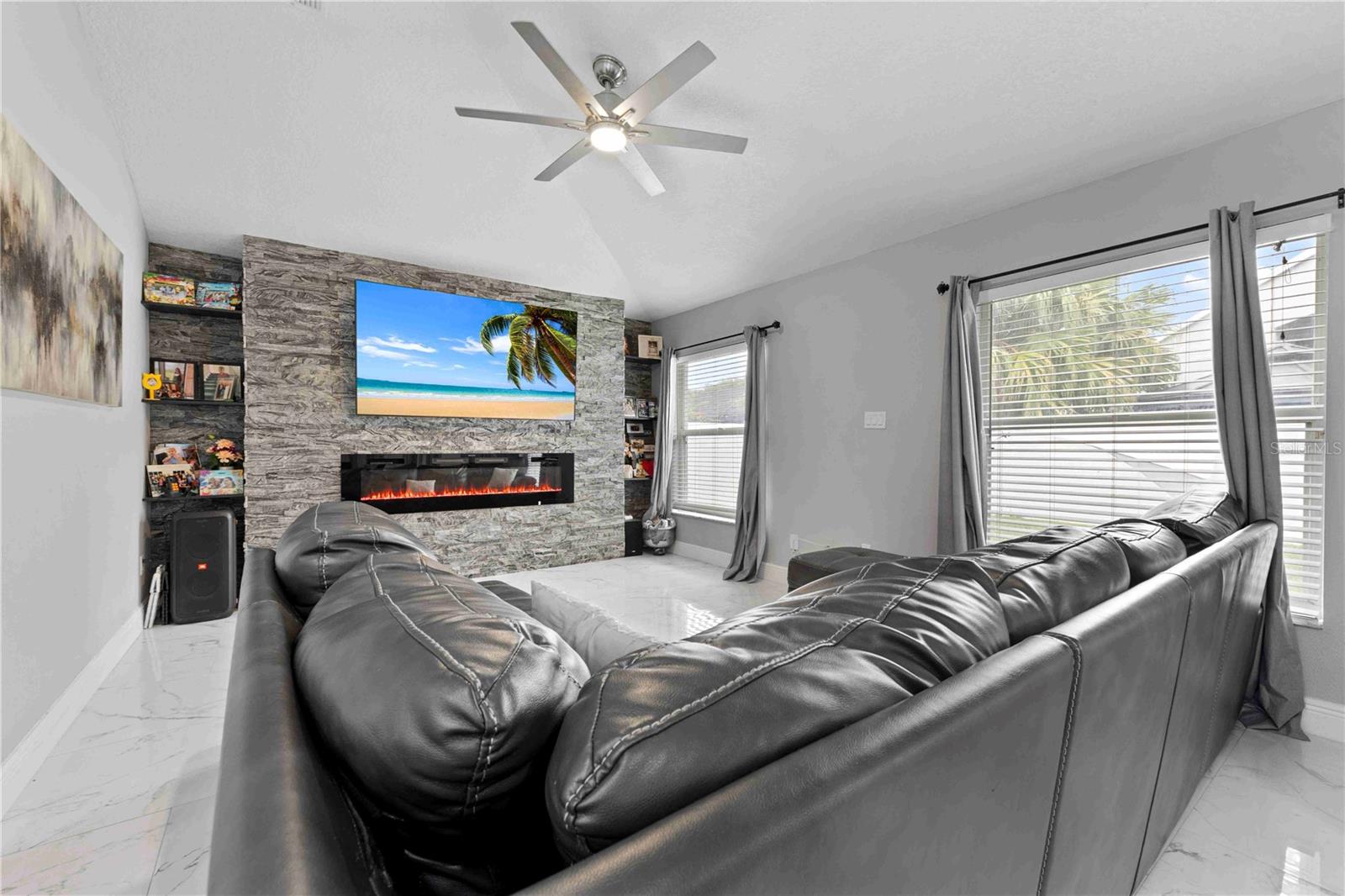 Image 25 of 39 For 416 Becky Street