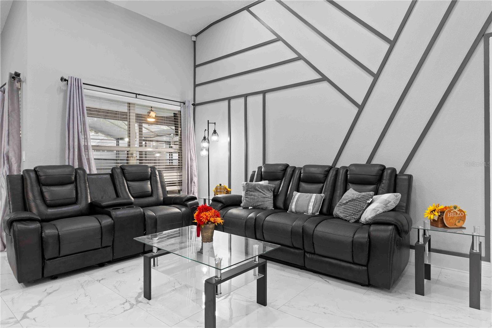 Image 6 of 39 For 416 Becky Street