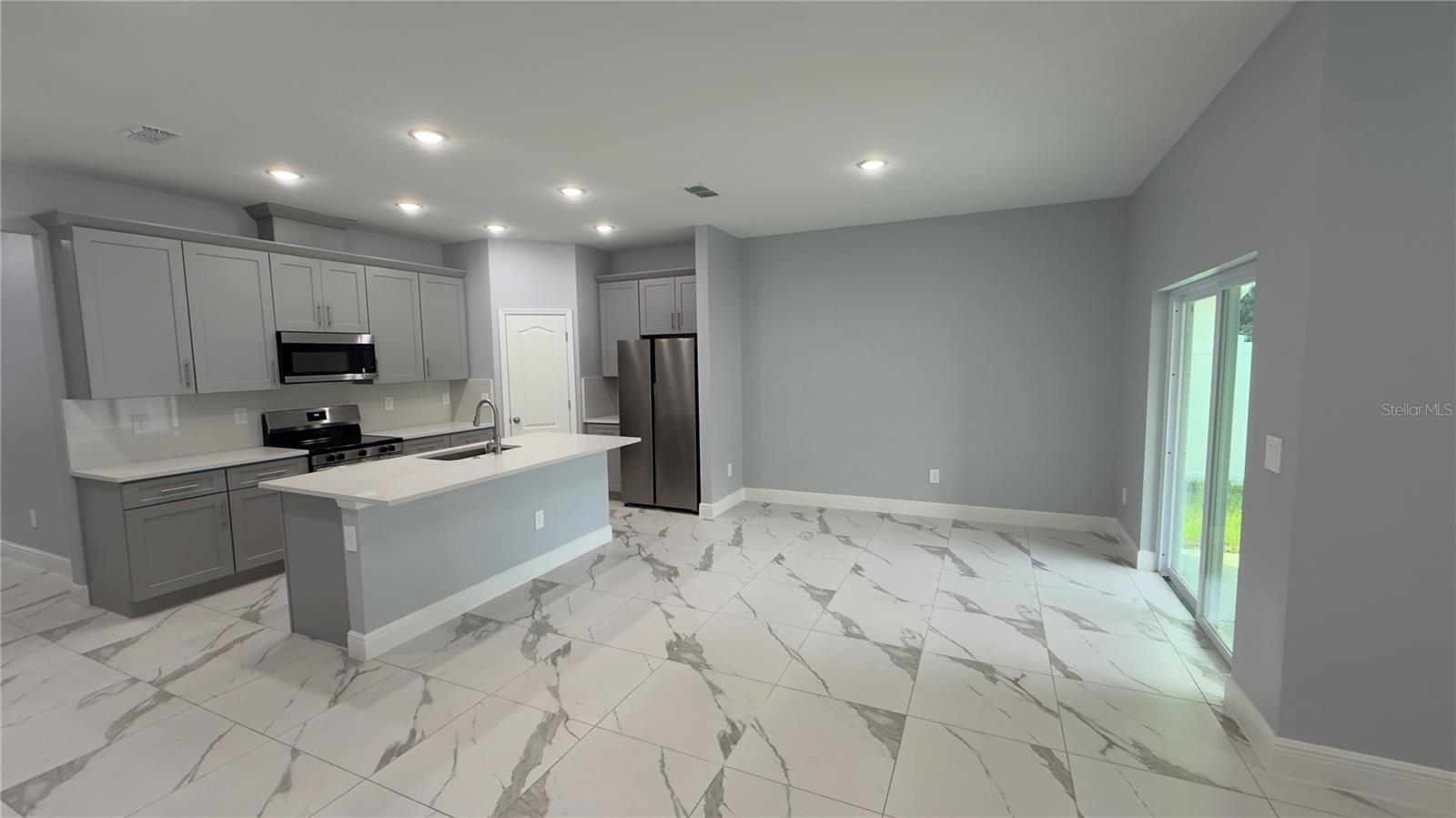 Image 16 of 36 For 706 Thacker  