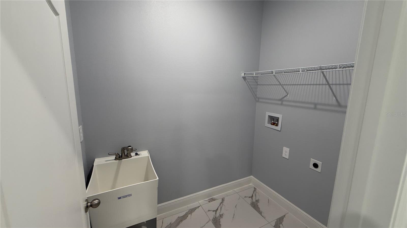 Image 24 of 36 For 706 Thacker  