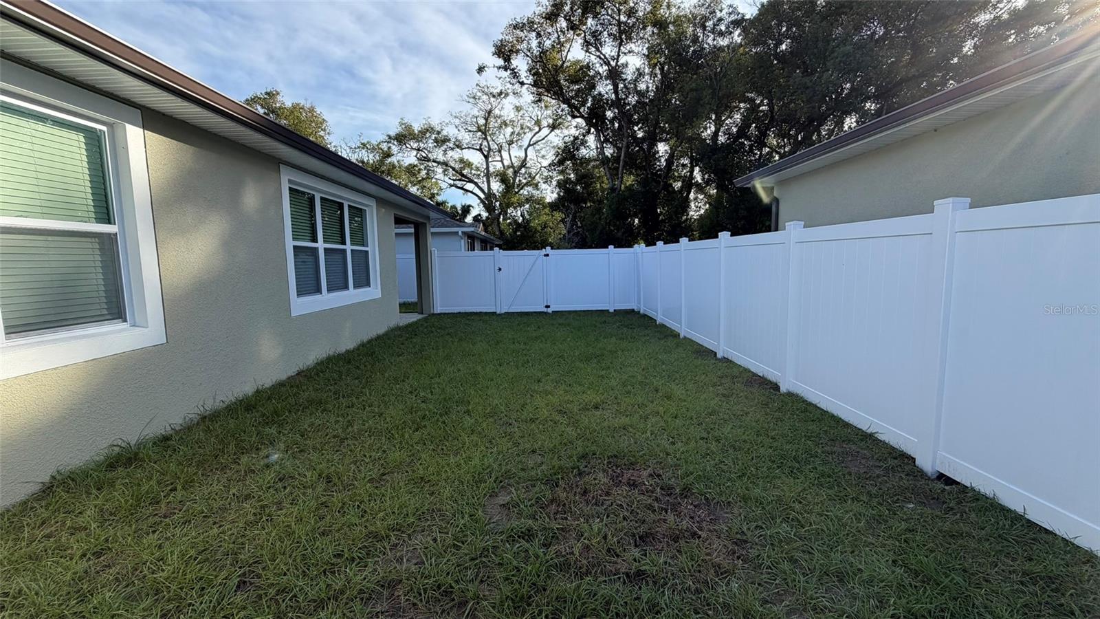 Image 4 of 36 For 706 Thacker  