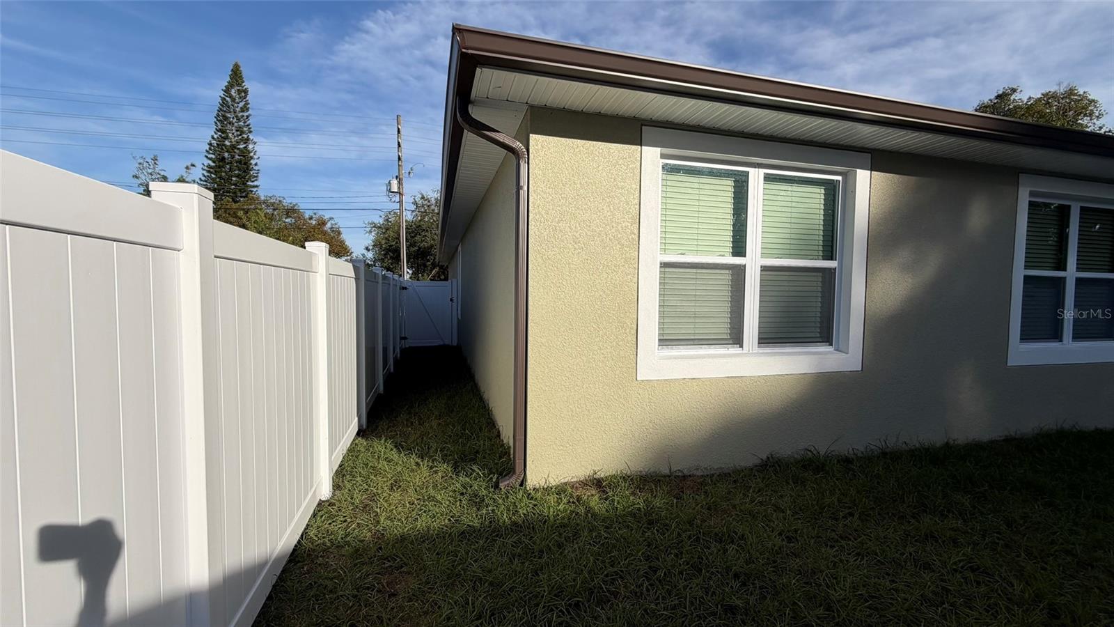 Image 6 of 36 For 706 Thacker  