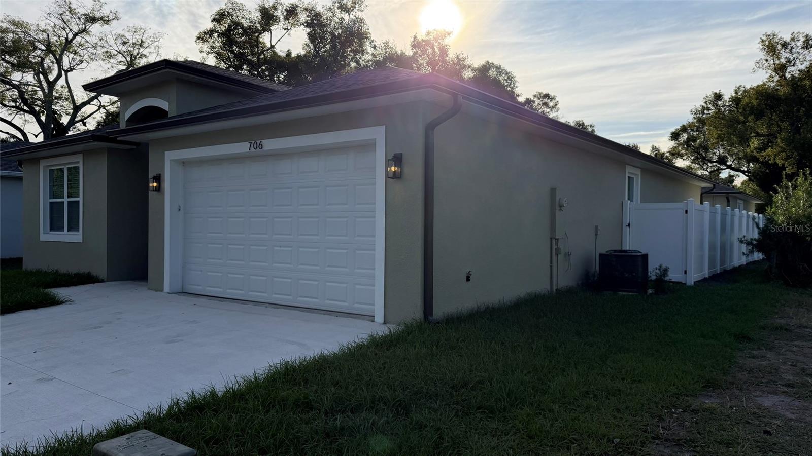 Image 7 of 36 For 706 Thacker  