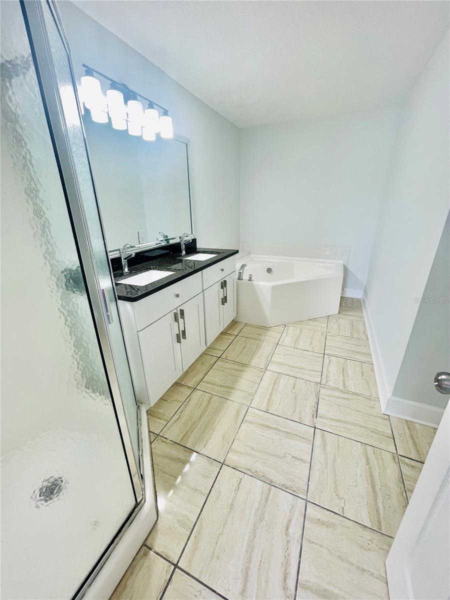 Image 14 of 41 For 2531 Hamlet Lane