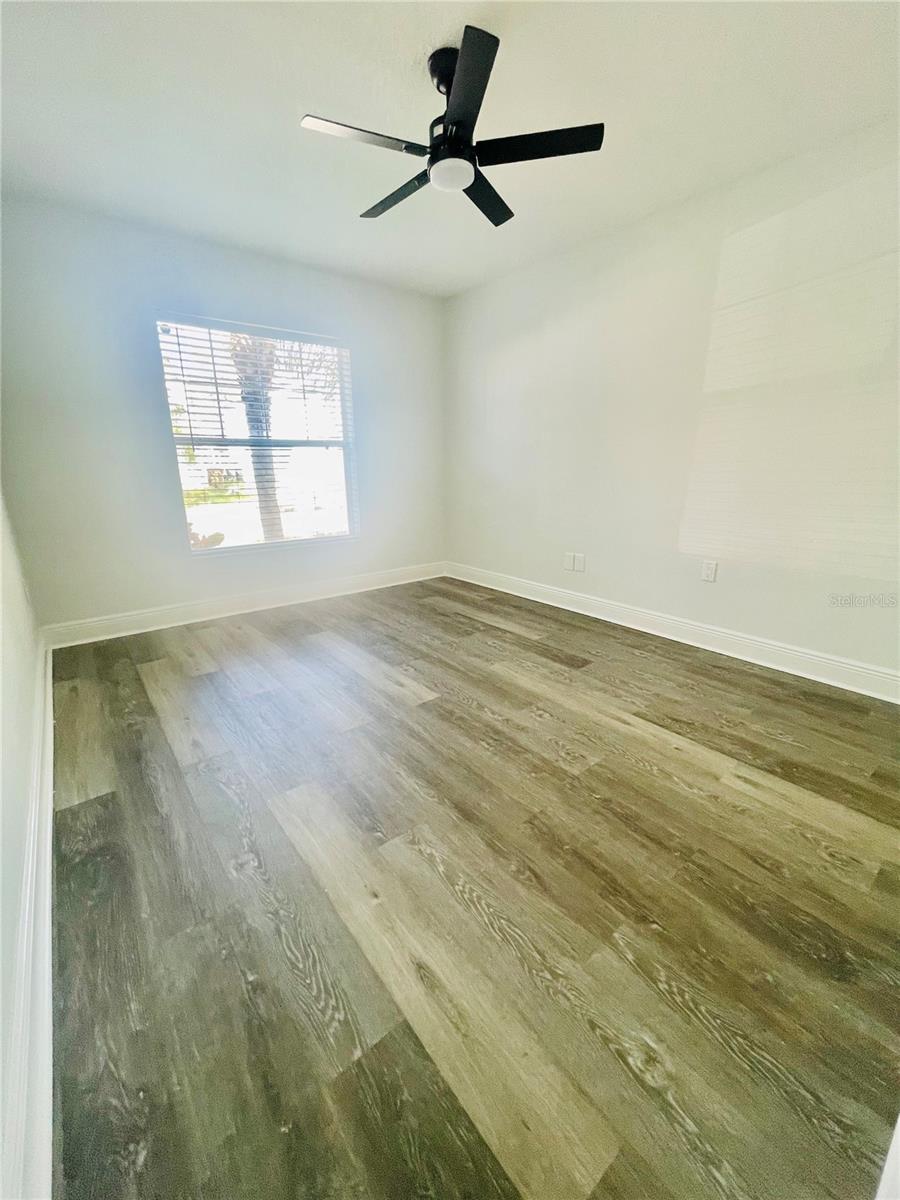 Image 23 of 41 For 2531 Hamlet Lane