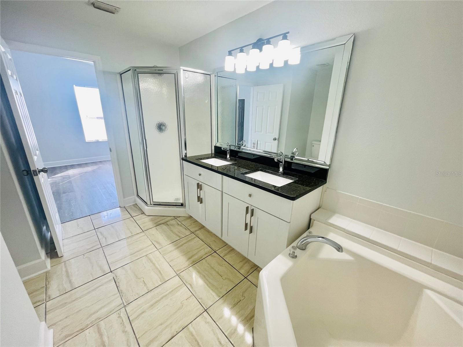 Image 31 of 41 For 2531 Hamlet Lane