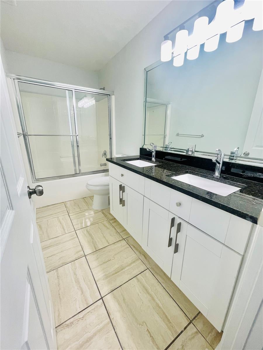 Image 37 of 41 For 2531 Hamlet Lane