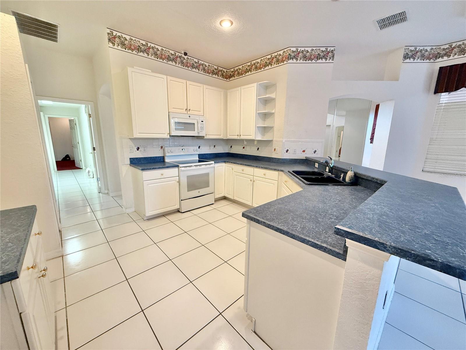 Image 23 of 53 For 5829 Guenevere Court