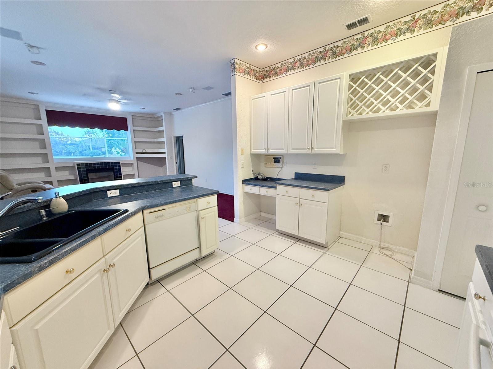 Image 24 of 53 For 5829 Guenevere Court