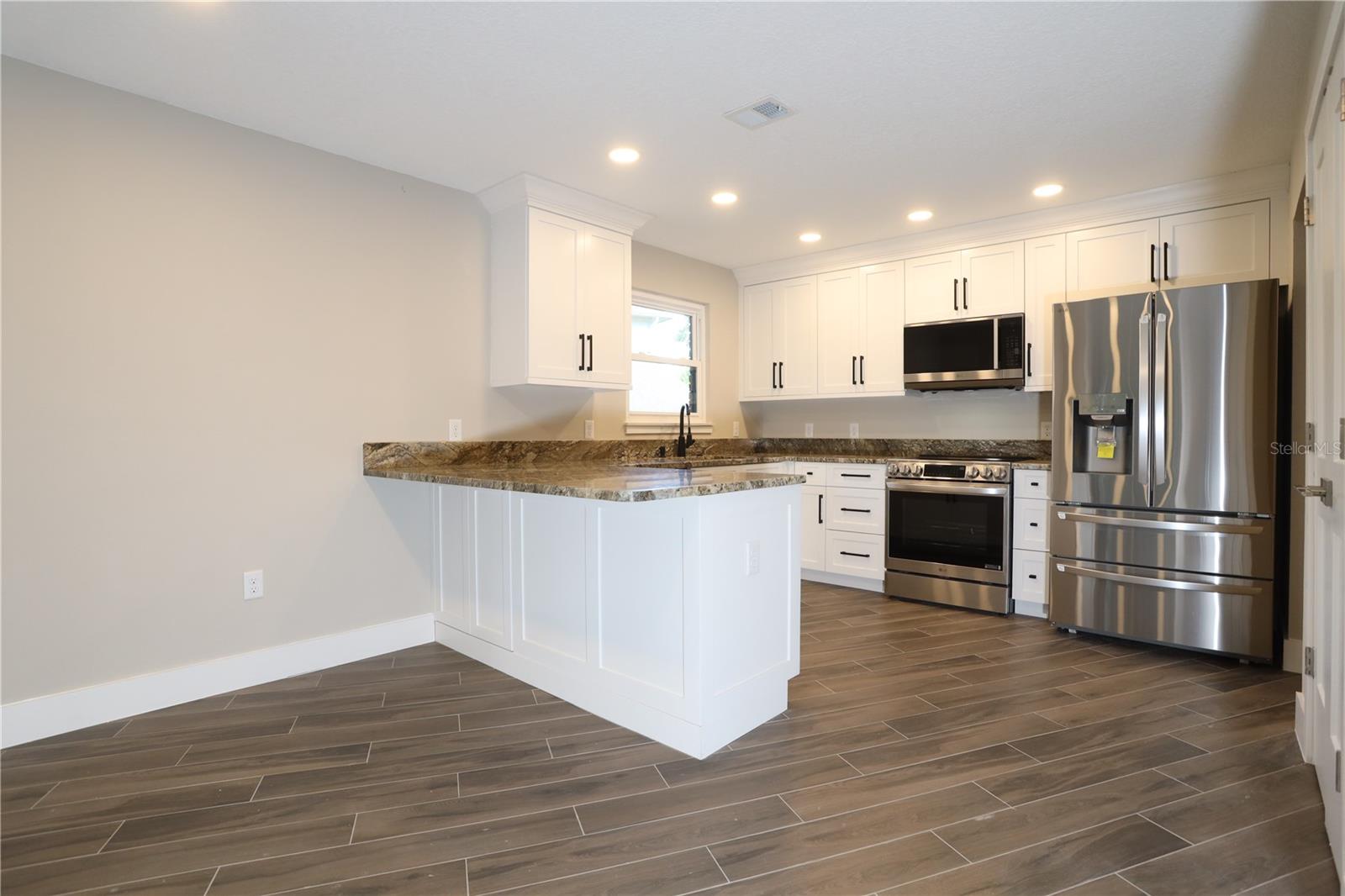 Image 14 of 35 For 3040 Knowles Boulevard